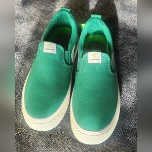 Cariuma Green Slip-On Sneakers Womens 6.5 Sustainable Canvas NWT